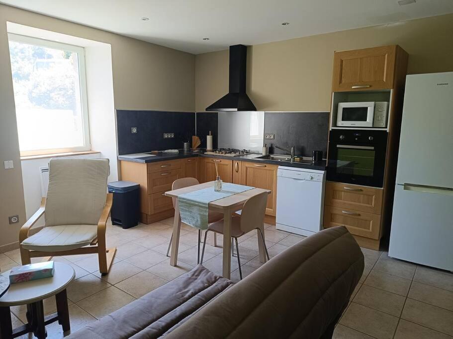 Appartement 2 A 4 Personnes Antraigues 외부 사진